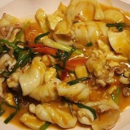 ปลาหมึกผัดไข่เค็ม