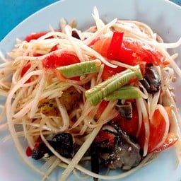 ร้านไก่หมุนส้มตำ (หน้าทางเข้าน้ำตกคลองพลู)