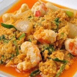 กุ้งผัดผงกะหรี่