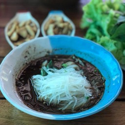 ก๋วยเตี๋ยวเรือยกล้อ