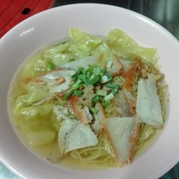 บะหมี่ เกี๊ยว หมูแดง