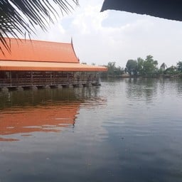 บึงน้ำในวัด