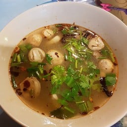 ข้าวต้มปลา (ใต้สะพานลอย)