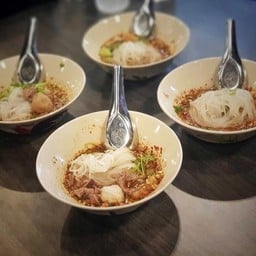 ร้านก๋วยเตี๋ยวนาย ณ โม