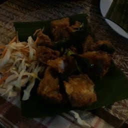 แหนมซี่โครงหมูทอด