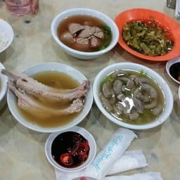Founder Bak Kut Teh Cafeteria 发起人肉骨茶餐馆 Balestier Road
