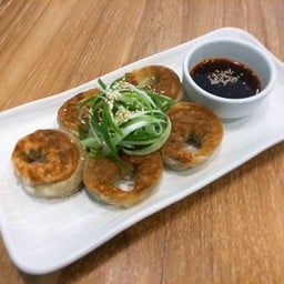 กุนมันดู