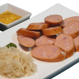ไส้กรอกเยอรมันสไลด์กับมัสตาดและซาวเคราส