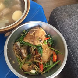 ปลาเก๋าผัดคึนช่าย พอกินได้ แต่เค็มๆๆๆๆๆ 