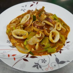 ปลาหมึกผัดไข่เค็ม