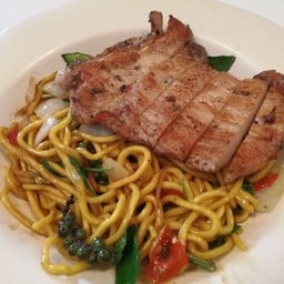 โซบะผัดขี้เมา+เต็กหมู