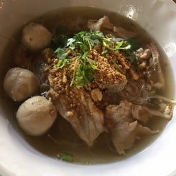 ก๋วยเตี๋ยวยกล้อ