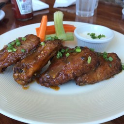 ปีกไก่บาบีคิว เข้มข้นอยู่แล้ว ไม่ต้องจิ้มซอสเลย