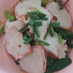 บะหมี่ีหมูแดง