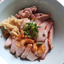 บะหมี่-เกี๊ยว ทุกอย่างไม่ใส่ปู