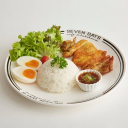 ข้าวไก่ย่างน้ำจิ้มแจ่วมะขามไข่ต้ม