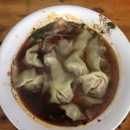 ร้านก๋วยเตี๋ยวหน้า Wulong Karst Tourist Center