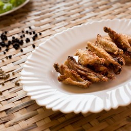 ปีกกลางไก่ทอด