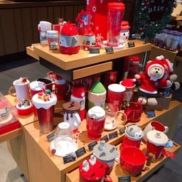 Starbucks HongYaDong