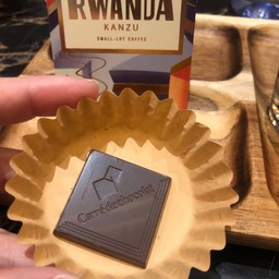 เสริฟChocolate มาด้วย