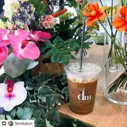 ดอกไม้คาเฟ่