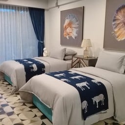 River Art Hotel