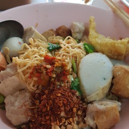 ก๋วยเตี๋ยวแคะวัดดอน