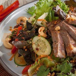 สลัดหมูสันในย่าง