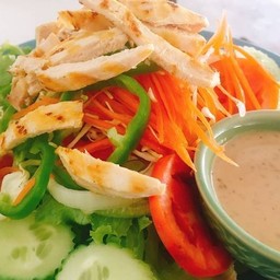 สลัดไก่ย่าง