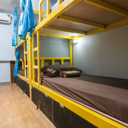 VR Hostel