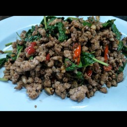 กระเพราหมูสับ