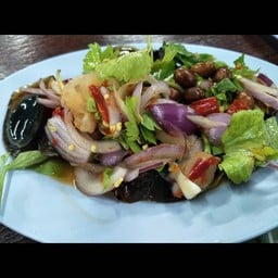 ยำไข่เยี้ยวม้า