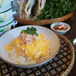 ข้าวหน้าไข่คนน้ำปลา กุ้งสับ