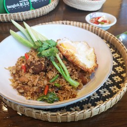 ข้าวผัดเนื้อเค็ม ไข่ดาว