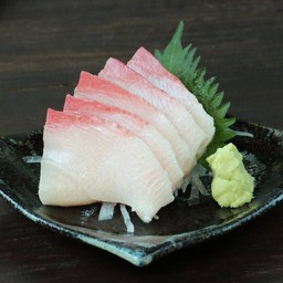 Hamachi  sashimi