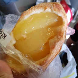 Fresh Bakery Kobeya Shinosaka