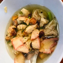 เกี๊ยวหมูกรอบ