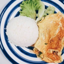 ข้าวไข่ยัดไส้หมูสับ Stuffed omelet with rice