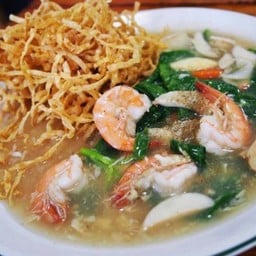 ราดหน้ากุ้ง Noodle in gravy sauce with shrimp