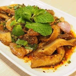 น้ำตกคอหมูย่าง