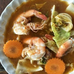 แกงส้มผักรวมกุ้ง Sour curry soup with shrimp