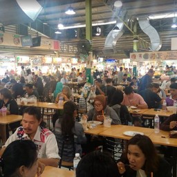 บรรยากาศวันหยุดแบบนี้ อบอุ่นสุดๆ แวะมาร้านก๋วยเตี๋ยวไก่มะระ by..แม่จุ๋ม กันนะคะ