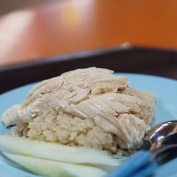 Ah Tai Hainanese Chicken Rice   maxwell food center