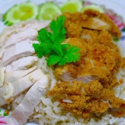 ข้าวมันไก่พุงปลิ้น มักกะสัน