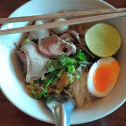 ก๊วยเตี๋ยวต้นซุง