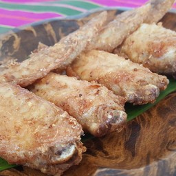 ปีกไก่ทอดน้ำปลา