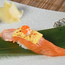 ซูชิแซลมอนท็อปชีส