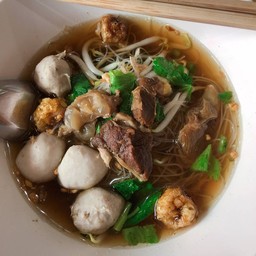 โรงเตี๋ยวหยกฟ้า