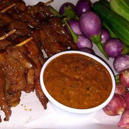 เช็ดหมู30ไม้ ปลาร้าจัมโบ้ ฟรีข้าวเหนียว 4ห่อ พร้อมผักสด