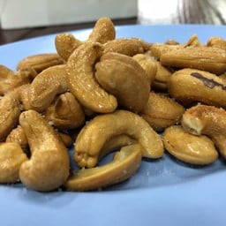 เม็ดมะม่วงทอดโรยเกลือ